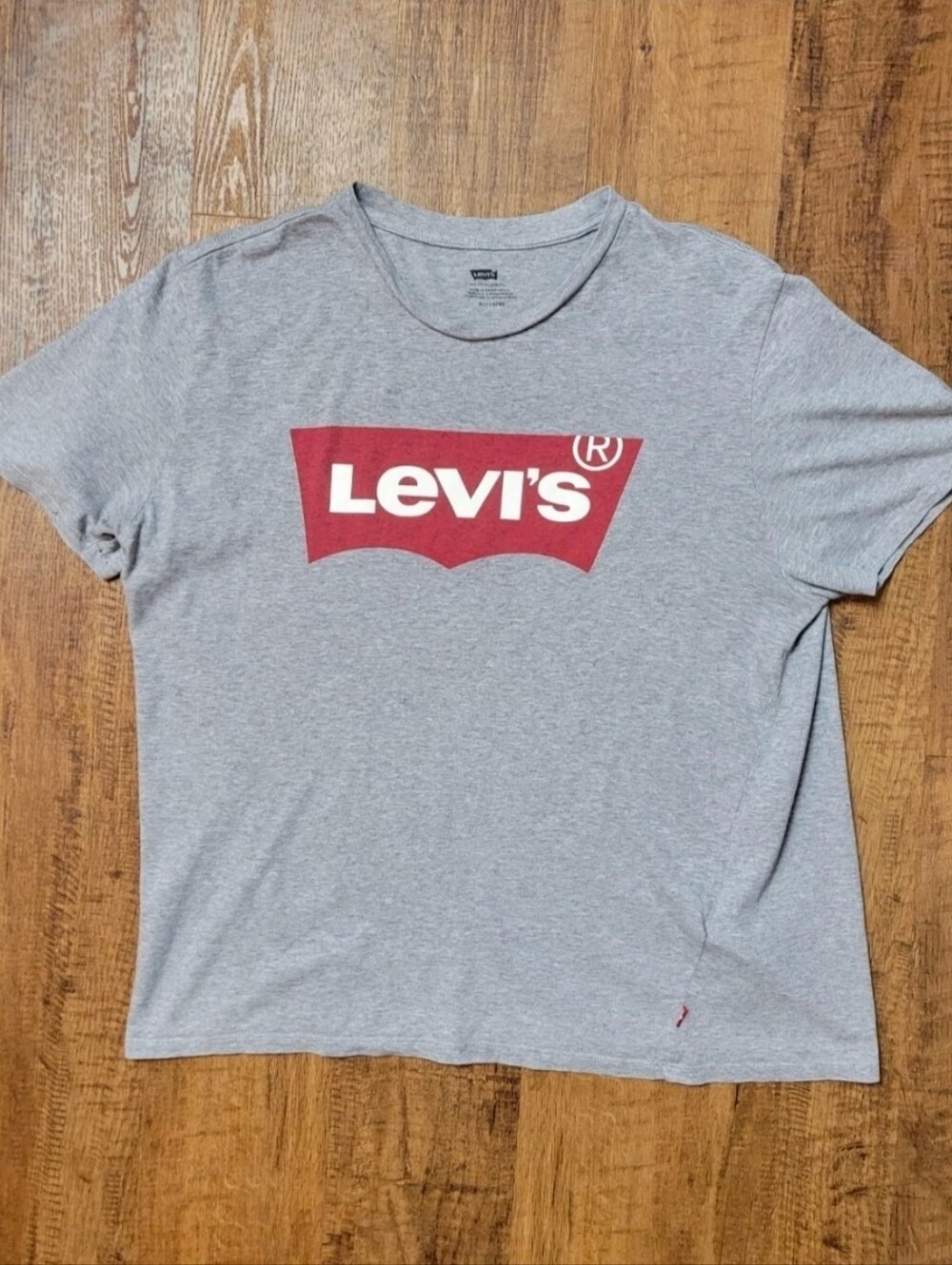 Levi's logo t-shirt